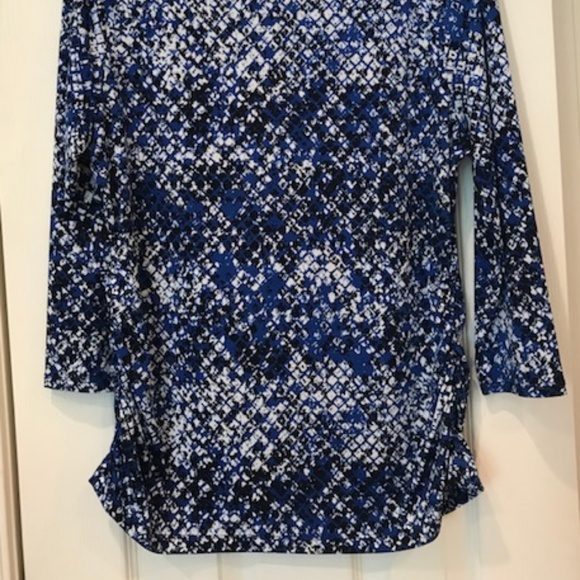 Blue/White/Black Print Chaus Top - Picture 2 of 8